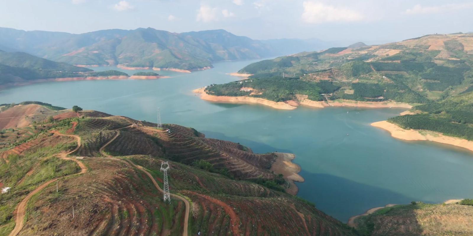 施工前:基地原始地形 - 糯扎渡红心菠萝蜜2000亩山地水肥一体化自动化项目